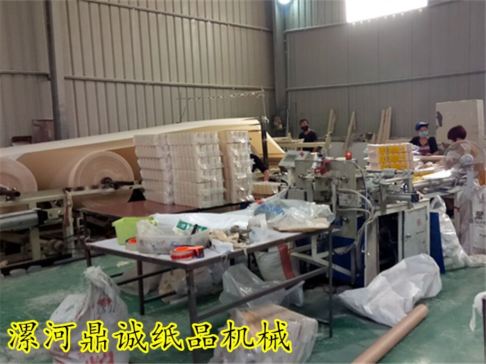 衛(wèi)生紙加工現(xiàn)場 衛(wèi)生紙加工現(xiàn)場