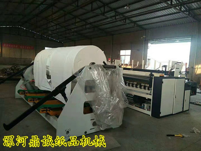 三米全自動拔桿衛(wèi)生紙復(fù)卷機(jī) 三米全自動拔桿衛(wèi)生紙復(fù)卷機(jī)