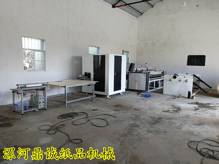 1880型全自動衛(wèi)生紙復(fù)卷機(jī) 1880型全自動衛(wèi)生紙復(fù)卷機(jī)