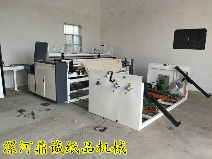 1880型全自動(dòng)衛(wèi)生紙復(fù)卷機(jī) 1880型全自動(dòng)衛(wèi)生紙復(fù)卷機(jī)