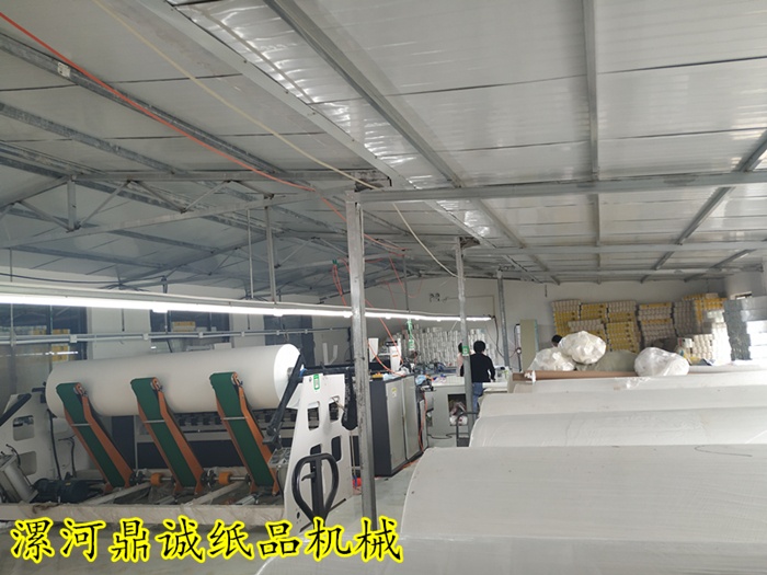 三米全自動衛(wèi)生紙復卷機 三米全自動衛(wèi)生紙復卷機