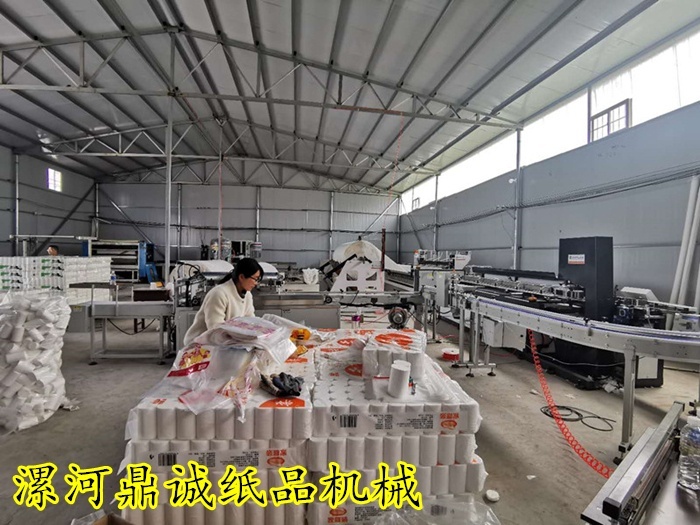 三米衛(wèi)生紙加工設(shè)備現(xiàn)場 三米衛(wèi)生紙加工設(shè)備現(xiàn)場